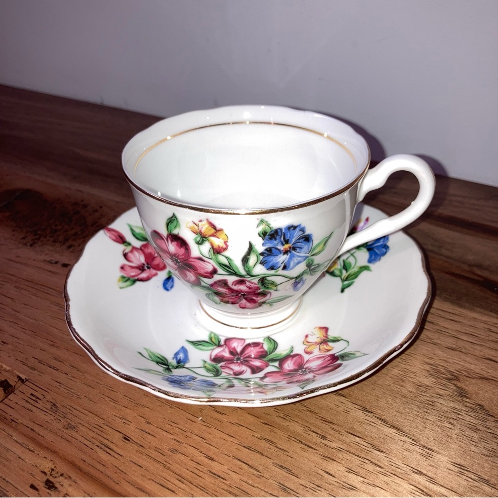 (2/$12)☕️ Vintage Floral Bone China Teacup & Saucer Set - Colclough
